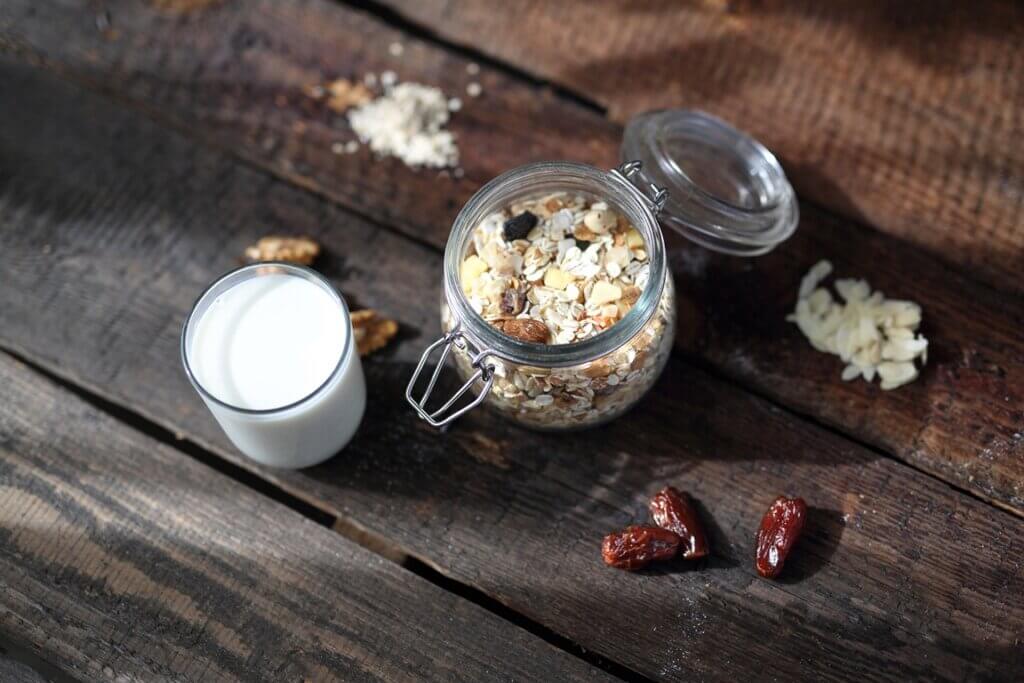 Płatki owsiane z dodatkami - Różnorodne menu dostosowane do indywidualnych preferencji żywieniowych i zapotrzebowania kalorycznego.